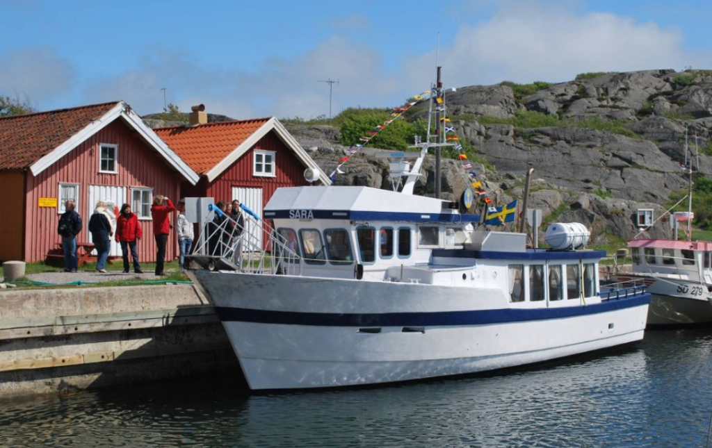 Båttur Bohuslän västkusten fiskebåt skärgård sjöbodar